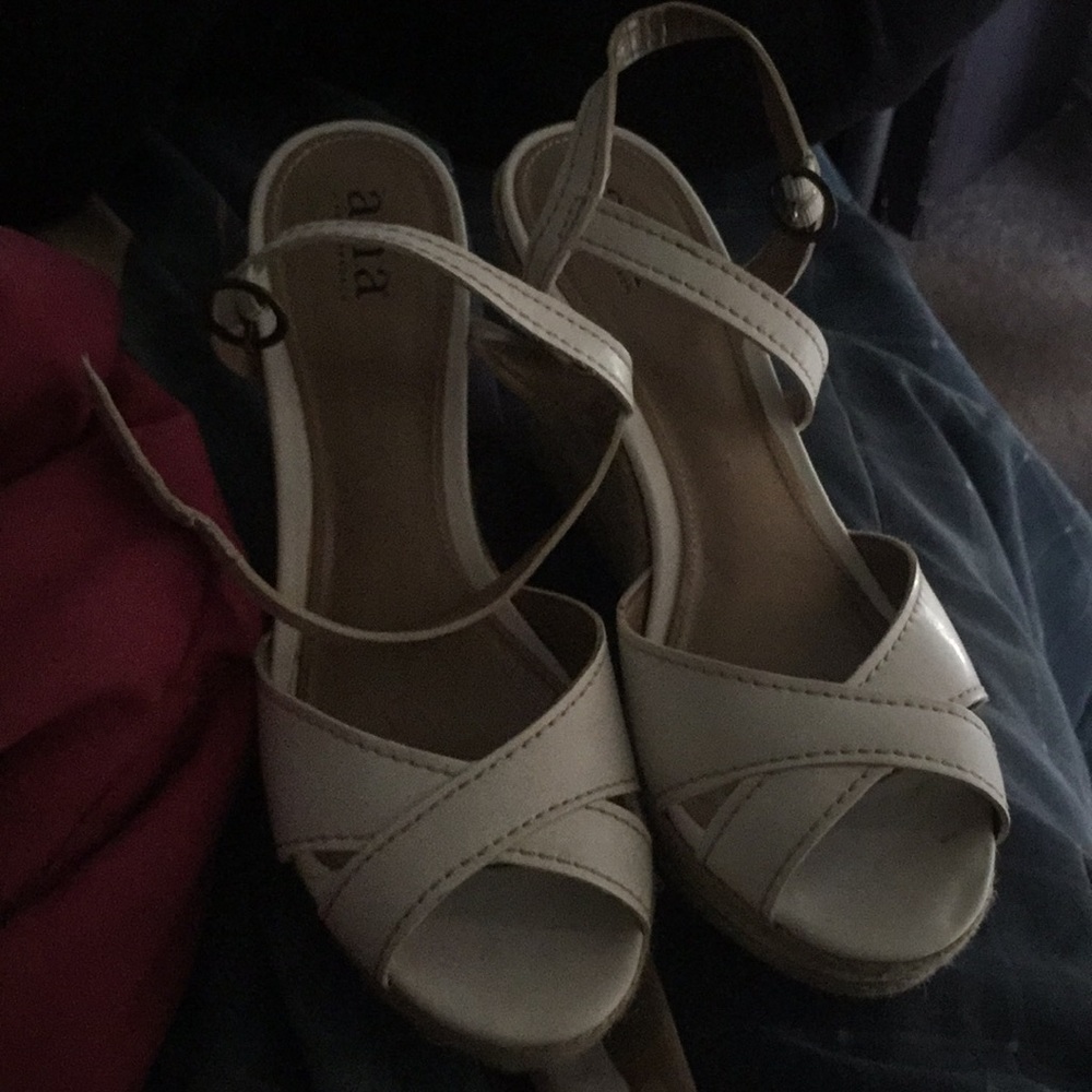 Wedge heels